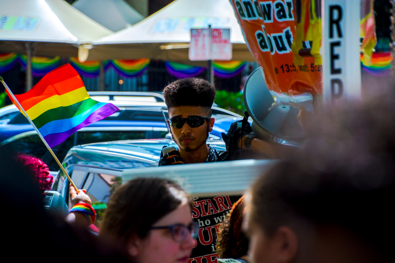 Illustration for article titled Stars And The Pride Parade